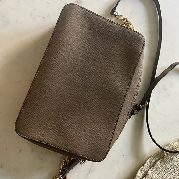 Saffiano Leather MK cross body bag - Picture 12 of 16